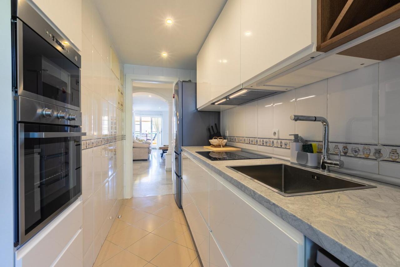 Great Views, Large Terrace & Walking Distance Appartement *